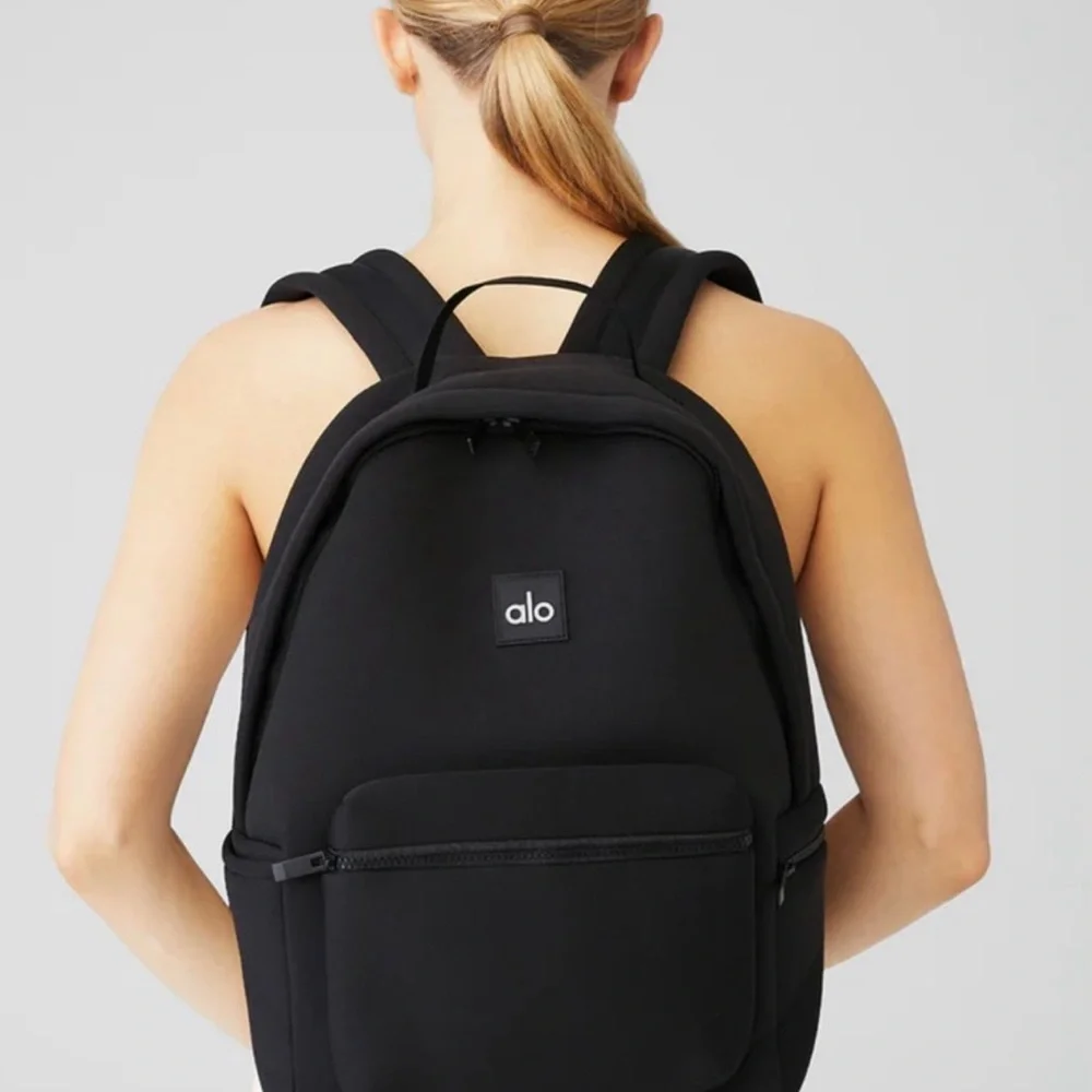 🎒BNWT ALO Yoga Stow Neoprene Backpack Col:black with pouch $328 - Picture 1 of 13